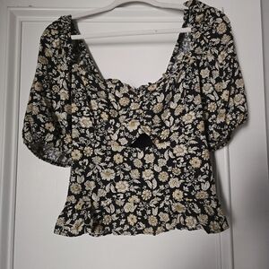 Heartloom Floral Puff Sleeve Blouse in Black and Cream